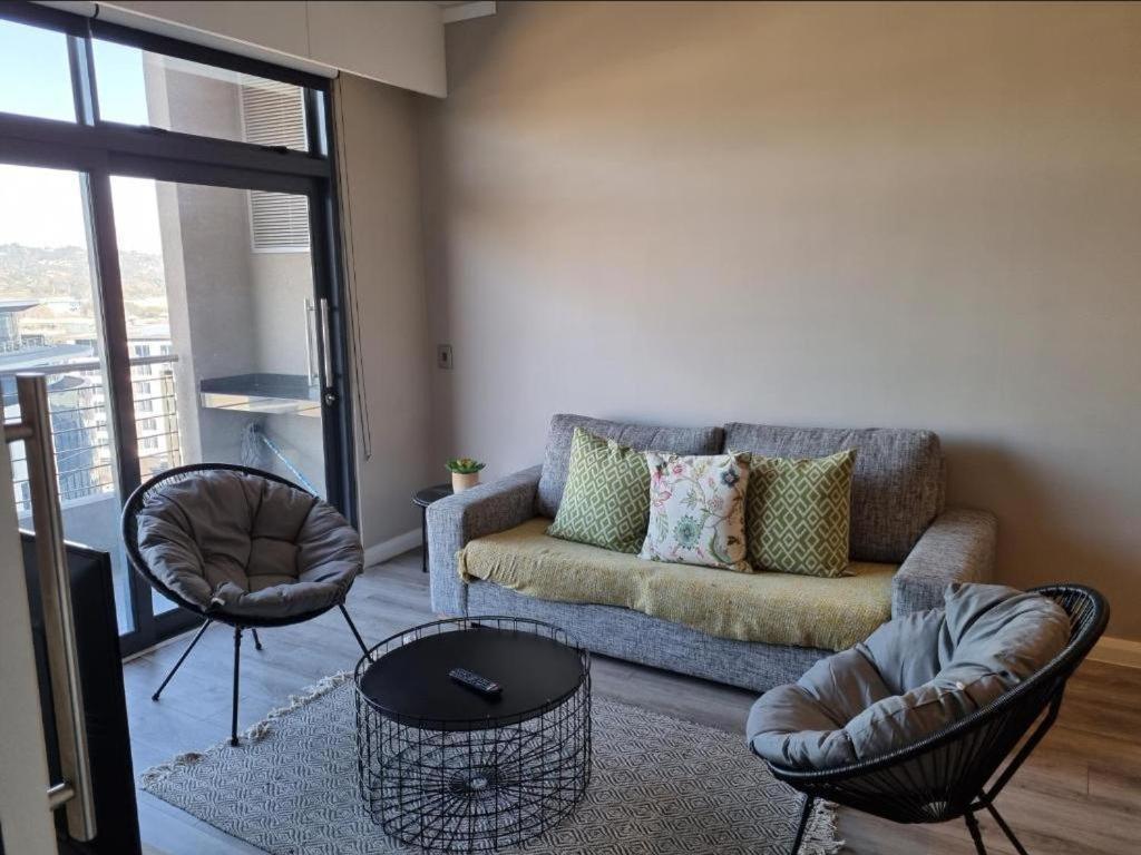 Menlyn Maine Apartments Pretoria Exterior photo