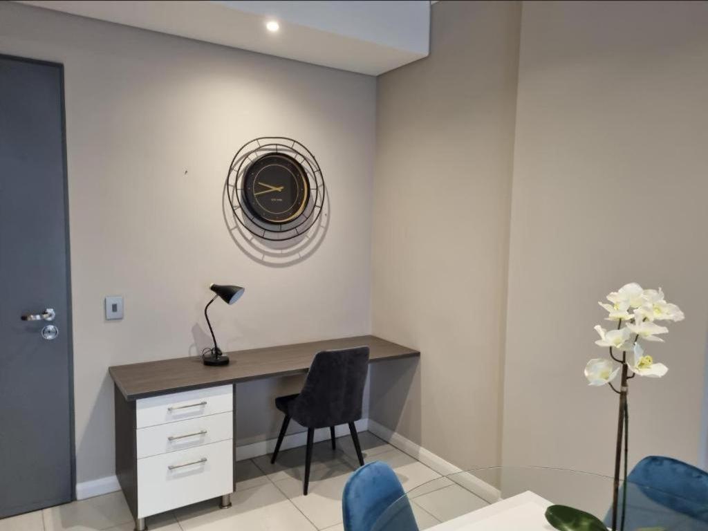 Menlyn Maine Apartments Pretoria Exterior photo