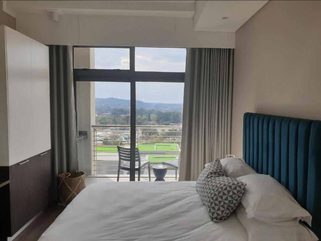 Menlyn Maine Apartments Pretoria Exterior photo